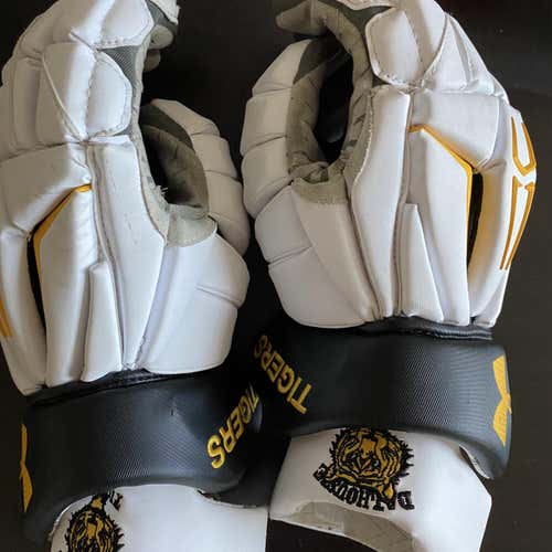 Used Player's Under Armour Command Pro 2 13" Lacrosse Gloves