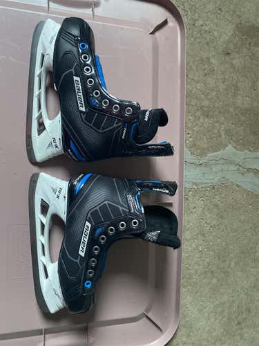 Junior Bauer Nexus 7000 Extra Wide Width Size 4.5 Hockey Skates