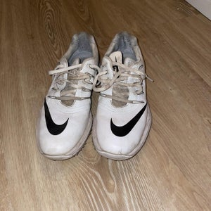 White Used Size 7.5 (Women's 8.5) Nike Golf Shoes