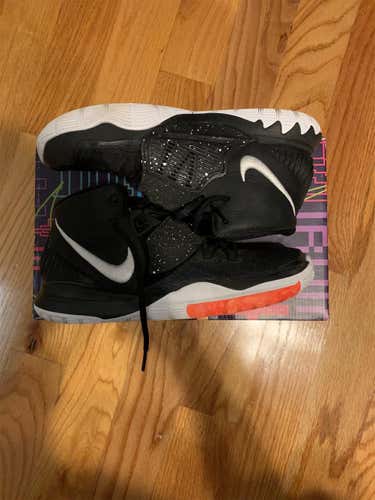 Black Unisex Size 7.0 (Women's 8.0) Nike Shoes