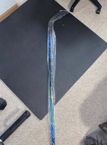 Senior Left Hand Nexus Geo Mid Pattern  Hockey Stick