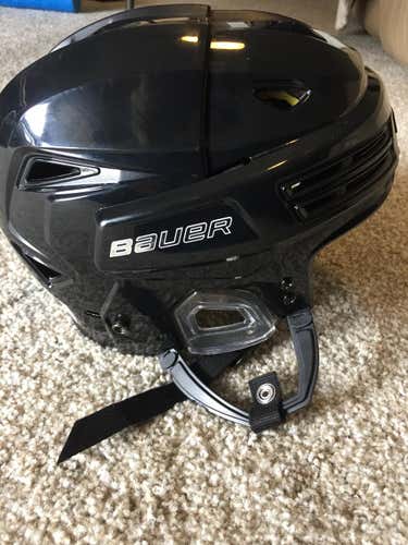 BRAND NEW IN BOX Black Small Bauer Re-Akt 200 Helmet