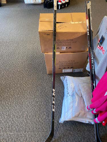 New Senior CCM Right RibCor Trigger 3D PMT 85 Flex P88 Hockey Stick