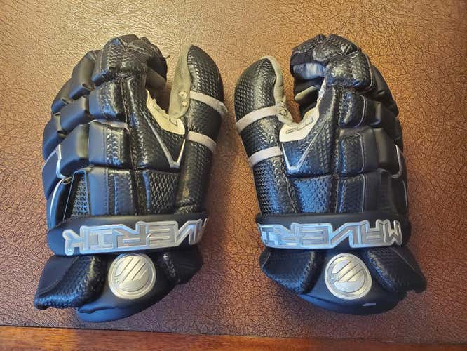 Black Used Maverik M4 12" Goalie Gloves