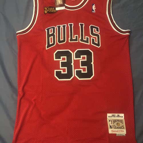 Mitchell & Ness 1997-1998 Chicago Bulls Jersey
