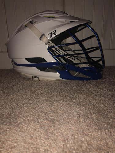 White Adult Player's Cascade R Helmet