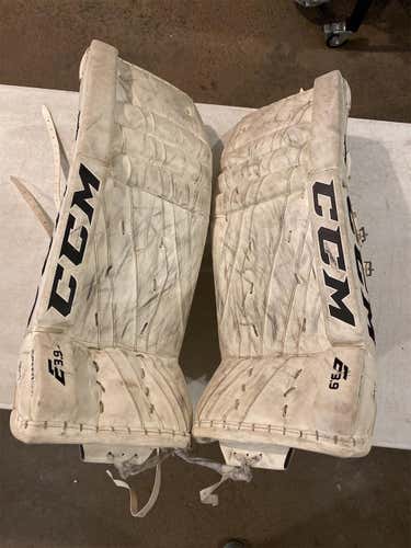 White Intermediate 30" +1 CCM Extreme Flex E3.9 Goalie Leg Pads