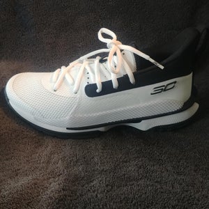 White New Size 6.5 (Women's 7.5) Under Armour Shoes