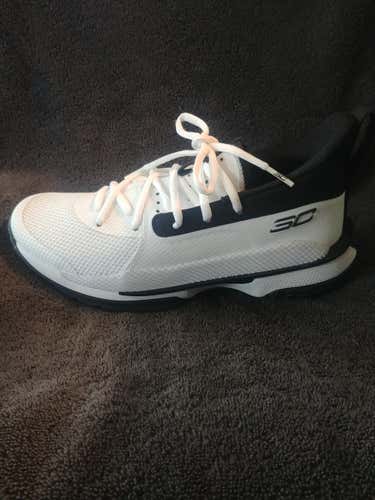 White New Size 6.5 (Women's 7.5) Under Armour Shoes