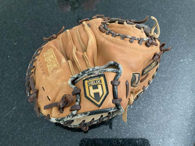 Brown Used Louisville Slugger Right Hand Throw Catcher's TPX Baseball Glove 32.5"