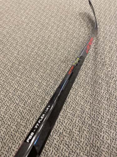 Bauer Vapor Flyweight Right Handed P88 77 Flex Stick