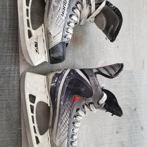 Used Junior Bauer Vapor X15 Hockey Skates Regular Width Size 2
