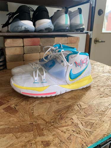 Kyrie Irving Basketball Shoes (Size 10.5)