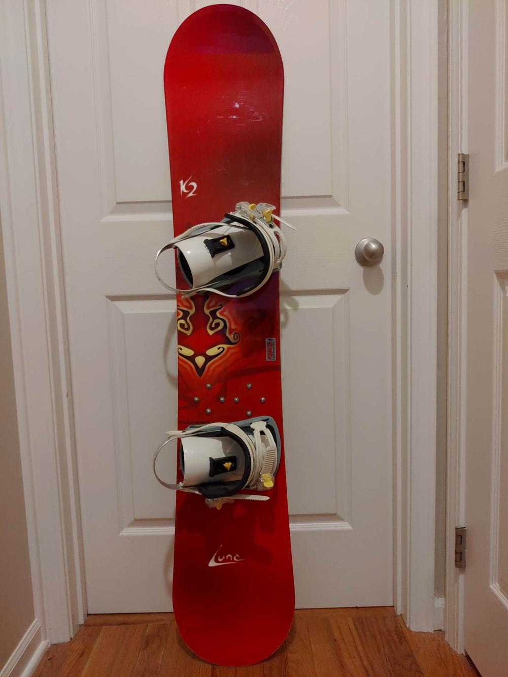 【美品】K2 SKYLA　スノーボード板147ｃｍ　ビンディング付き　初心者向け K2 SKYLA SNOWBOARD SIZE 147 CM WITH NEW PICCO MEDIUM BINDINGS