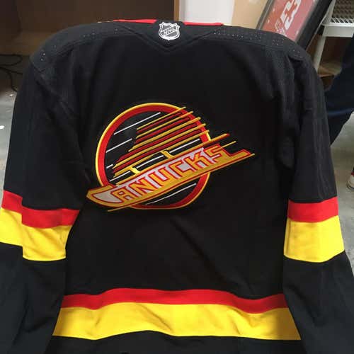 Vancouver Canucks Black Adult Size 50 Adidas  Jersey