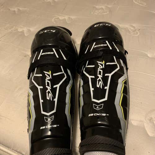 Senior CCM Tacks  Shin Pads