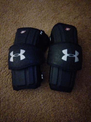 New Large Under Armour Arm Pads