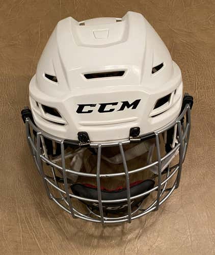 White Used Small CCM Tacks 110 Helmet