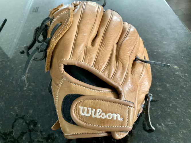 Brown Used Wilson Left Hand Throw Infield Baseball Glove 12"