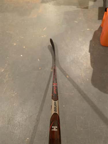 Senior Right Handed Vapor ADV Mid Pattern Pro Stock Hockey Stick