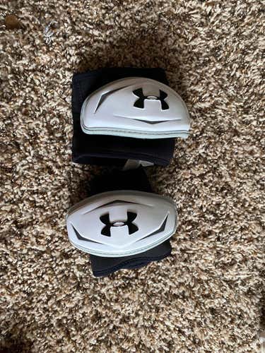 New Large Under Armour Revenant Arm Pads