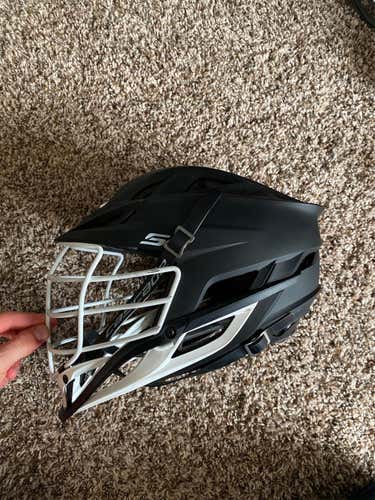 Black Adult Player's Cascade S Helmet