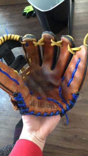 High School/College Infield A2000 11.25" Baseball Glove