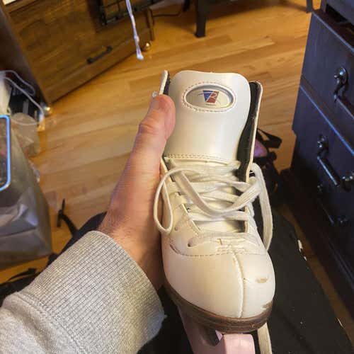 White Used Riedell Size 13 Figure Skates