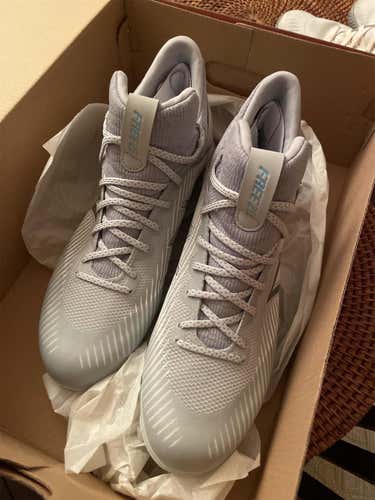 Gray Adult Size 11 (Women's 12) New Balance