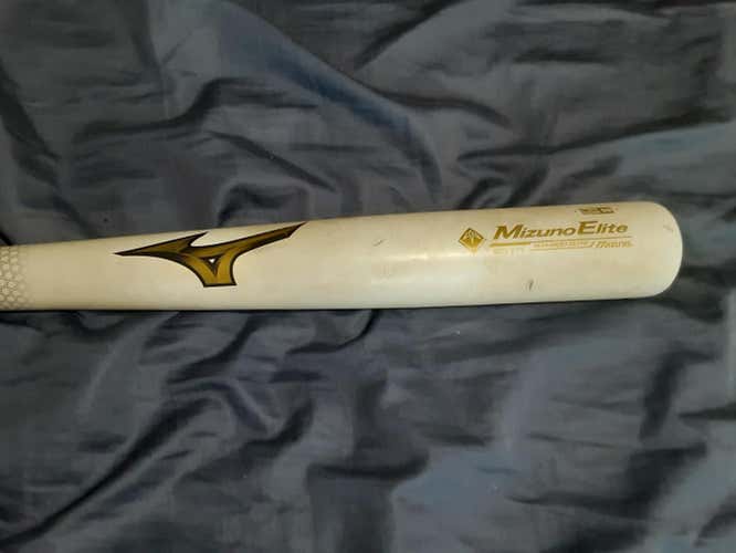 Used Mizuno 33' wood bat with plenty of life left