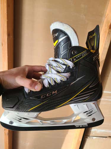 Used Senior CCM Tacks Hockey Skates Extra Wide Width Size 11