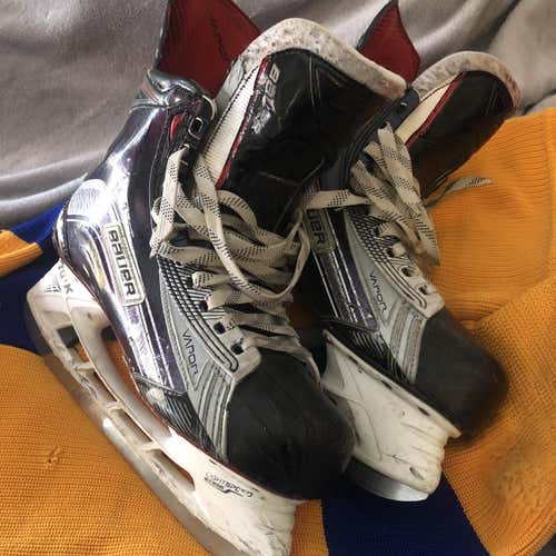 Senior Bauer Vapor 1X Regular Width Size 9 Hockey Skates