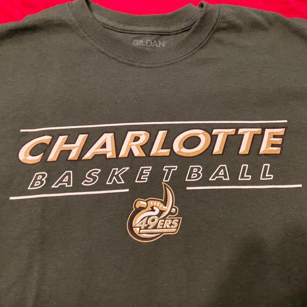 Charlotte 49ers Nike Mens T Shirt Small Gray Green Athletic Cut Nike Tee  NCAA