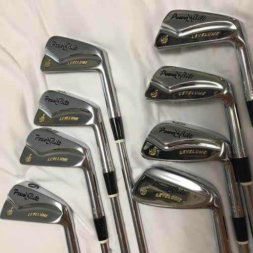 Used Men's Powerbilt Levelume 3-PW Right Handed Iron Set Steel Shaft