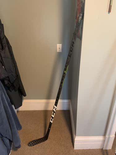 Senior Right Handed Trigger 3D PMT Mid Pattern Pro Stock Hockey Stick