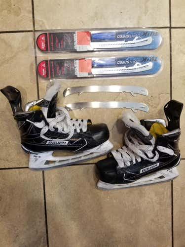Used Junior Bauer Supreme 1S Hockey Skates Regular Width Size 4