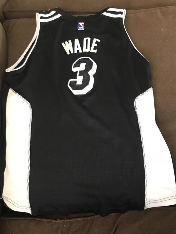 wade black tie jersey