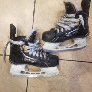 Used Junior Bauer Supreme One.9 Hockey Skates Regular Width Size 1
