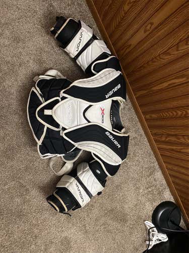 Senior Small Bauer Vapor X900 Goalie Chest Protector