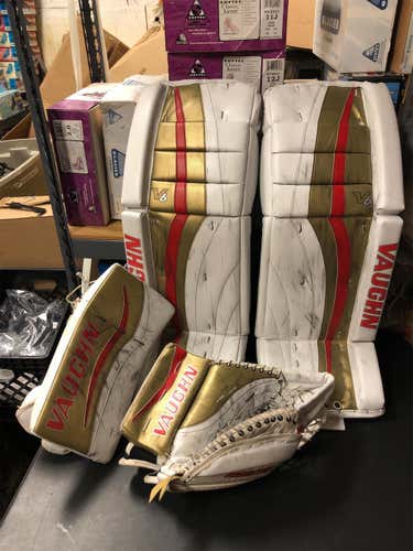 White Vaughn Senior 32" Velocity V6 Pro Pro Stock Goalie Pads Full Set