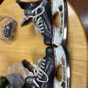 Senior Bauer Vapor X500 Regular Width  Size 8 Hockey Skates