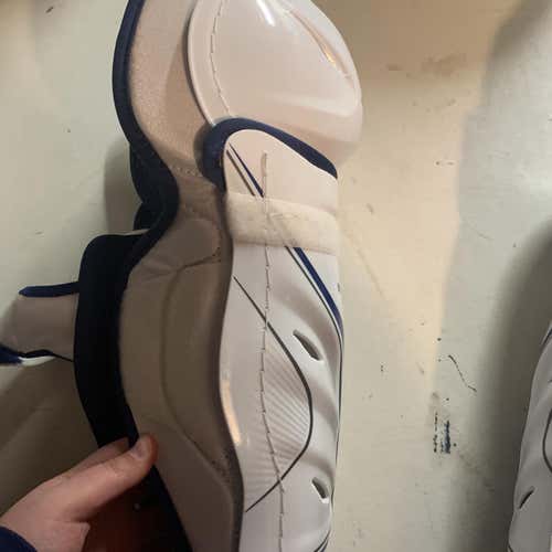 Junior Bauer Nexus N9000  Shin Pads