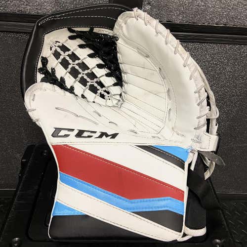 Senior Goalie Glove • 600 Break • CCM Extreme Flex III E3.9  • Black Red Blue
