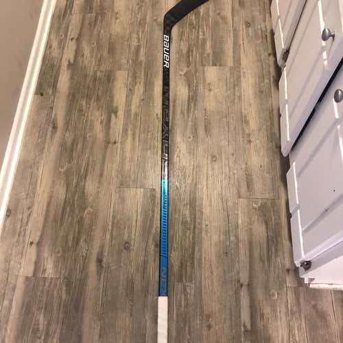 Pro Stock Nexus 2N Pro Right Handed 82 Flex P28M Hockey Stick