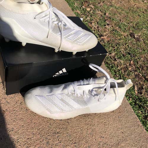White Men's Molded Cleats Low Cut
