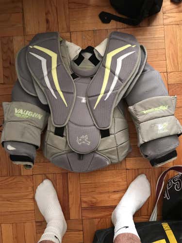 Senior Large Vaughn Velocity V7 XF Pro Carbon Chest and Arm Protector  Goalie Chest Protector