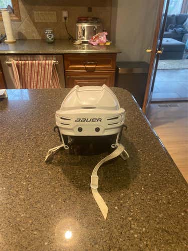 White Used Medium Bauer Re-Akt 75  Helmet
