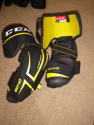 Used Senior Extra Large CCM Tacks 9040 Elbow Pads
