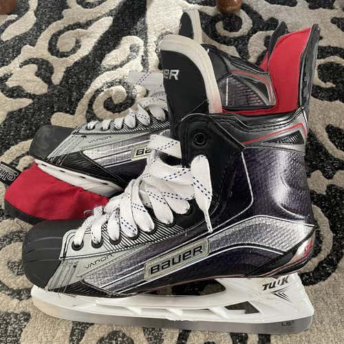 Senior Bauer Regular Width Pro Stock Size 10.5 Hockey Skates