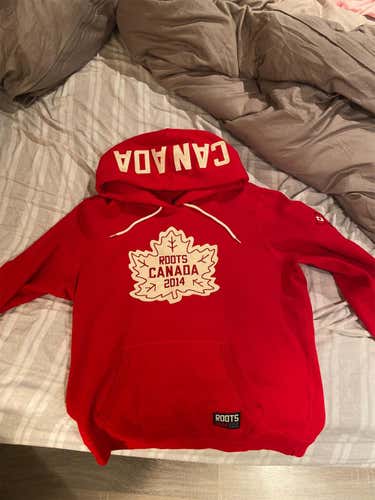 Women’s 2014 Olympics Team Canada Roots Hoodie